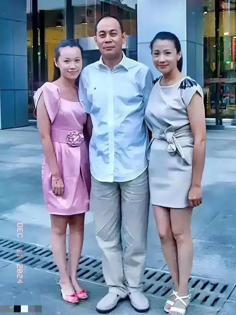 你能看出哪个是他老婆吗？