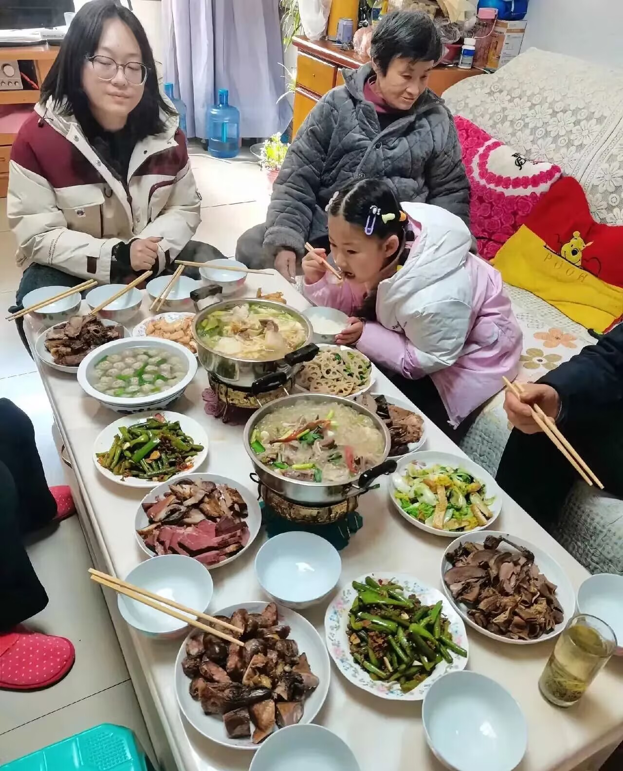 外面鞭炮声声，而我家却陷入了持续的争吵，老公和公婆与我对立，形成了一场冷战。原因