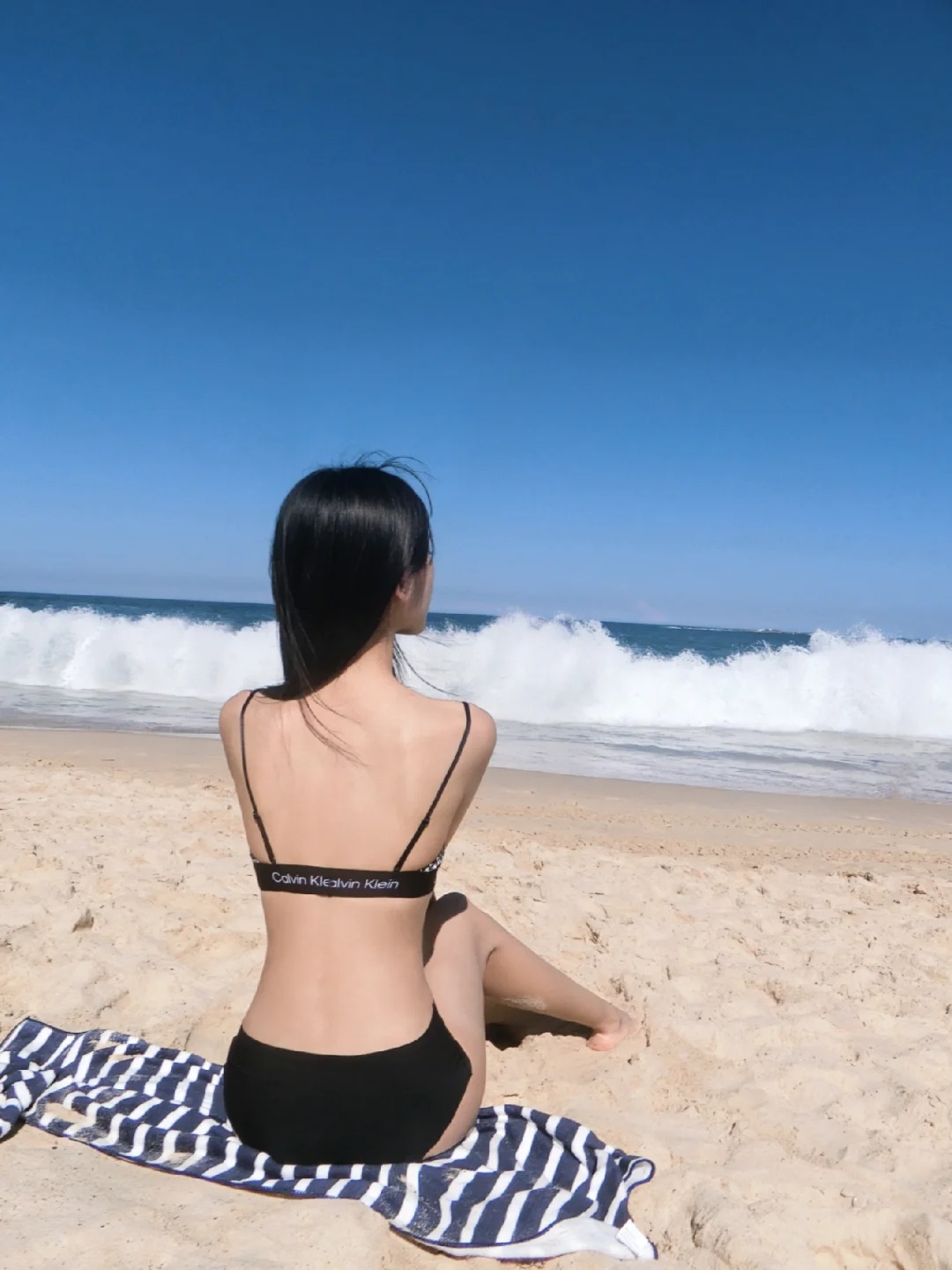 🇦🇺澳洲毒太阳
晒的背疼现在正躺在家里涂身体乳