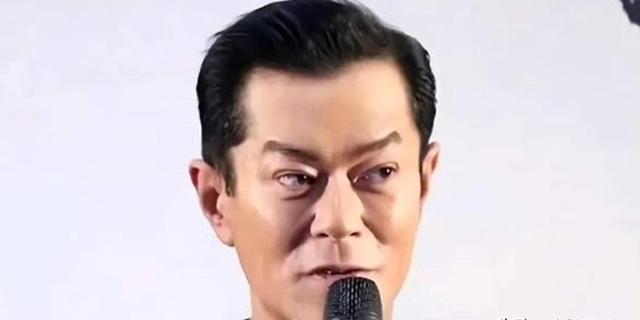 初见时帅的惊为天人,但是花期却很短,颜值很快就坍塌的5位明星(初见惊艳什么意思)-第15张图片-九妖电影 初见时帅的惊为天人,但是花期却很短,颜值很快就坍塌的5位明星(初见惊艳什么意思)-第15张图片-九妖电影