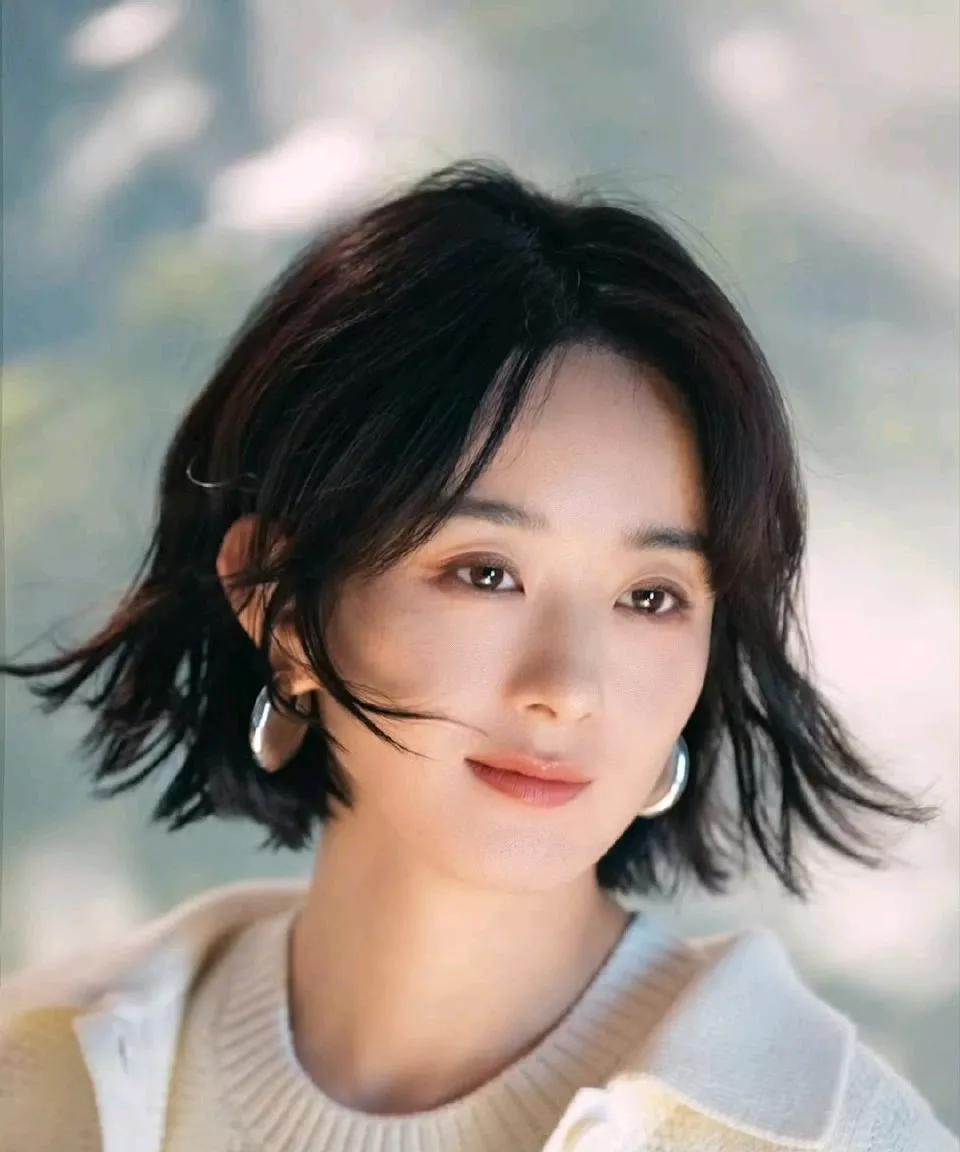 赵丽颖亚洲受欢迎程度消息，冲上热搜，这是内地女演员的成就所在！
清晰可见的是，亚