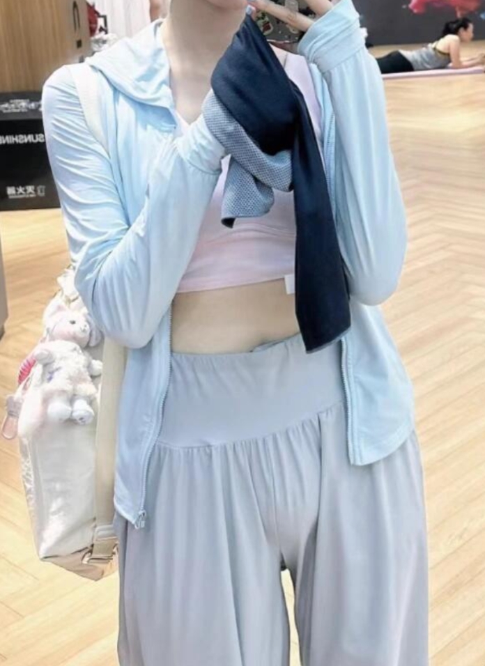 瑜伽服太粉嫩了
