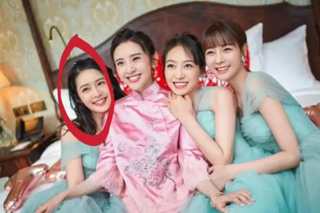 李沁竟然是唐艺昕的伴娘！
