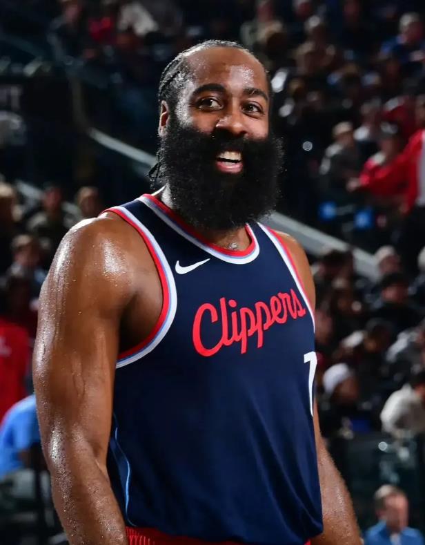 14号一觉醒来，NBA联盟快船队传来2条不得不看的新消息

         第