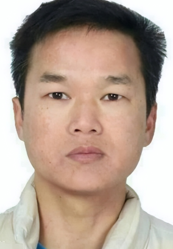 “动我母亲我就杀你全家!”1996年，陕西13岁男孩亲眼目睹母亲被害，选择参军入