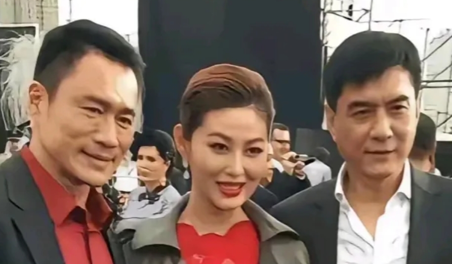 曾经一部老剧火遍大江南北，这三位分别在剧中扮演的角色，你还记得吗？