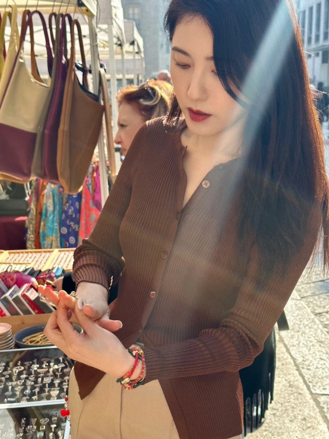 工作间隙被我遇见好惬意的街区
离下一个工作开始还有几小时的时间，拎起包立刻就决定