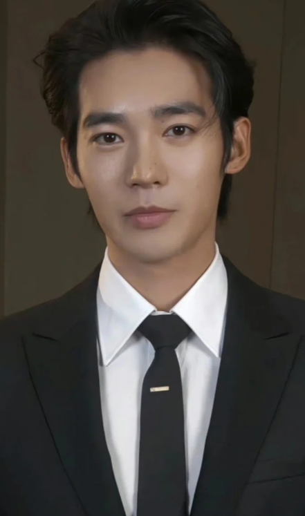 于适凭实力撕资源成焦点！