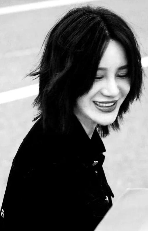 何洁与尚雯婕：剧本下的冲突与真实关系