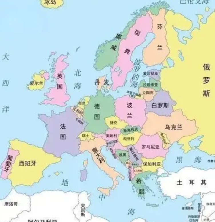 美欧为什么打压俄罗斯，比打压咱们狠？
