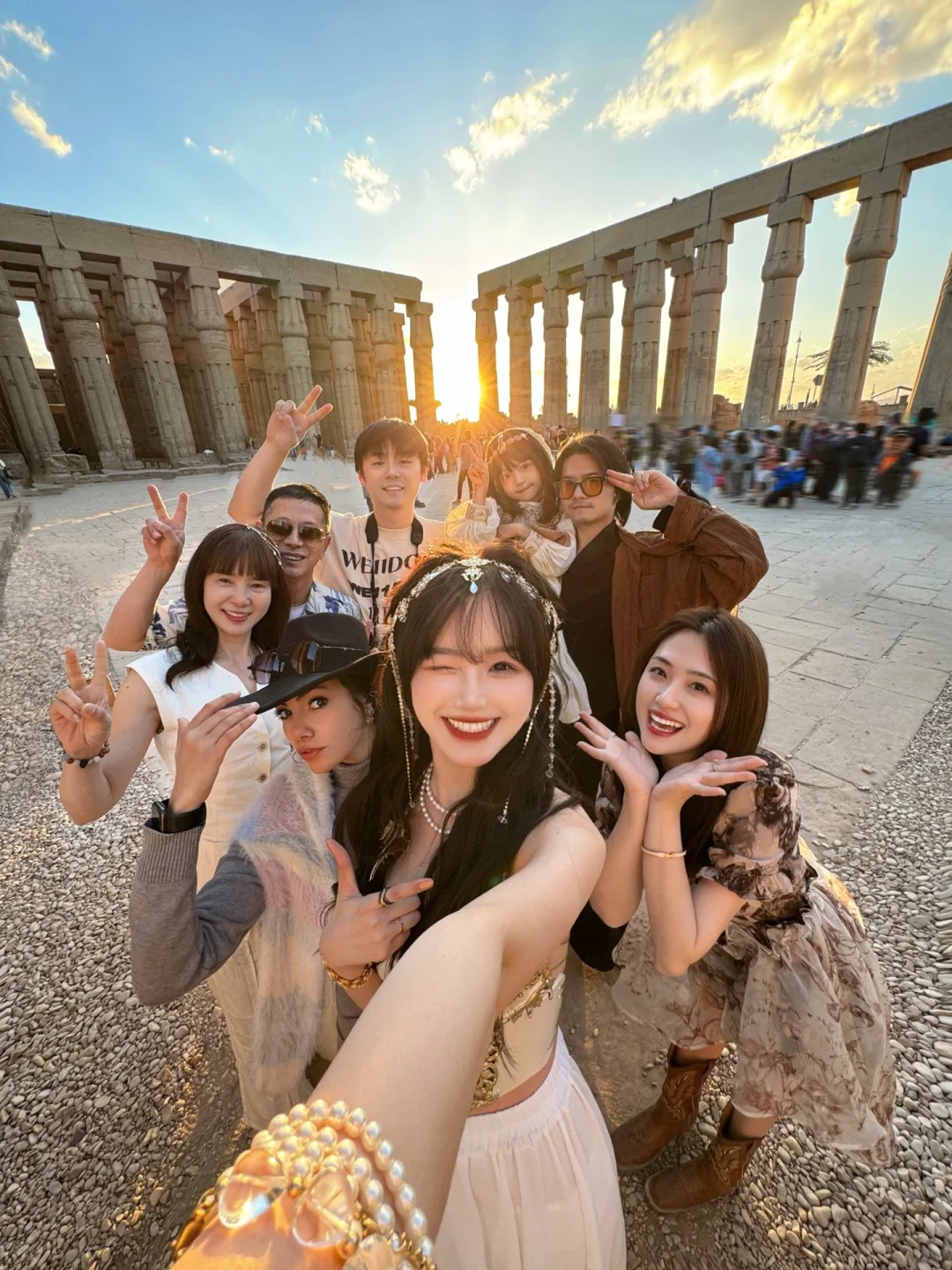 家人出游一定要试试0.5倍广角自拍！！！
我就是家人宝女
一家人出来玩真的太开心