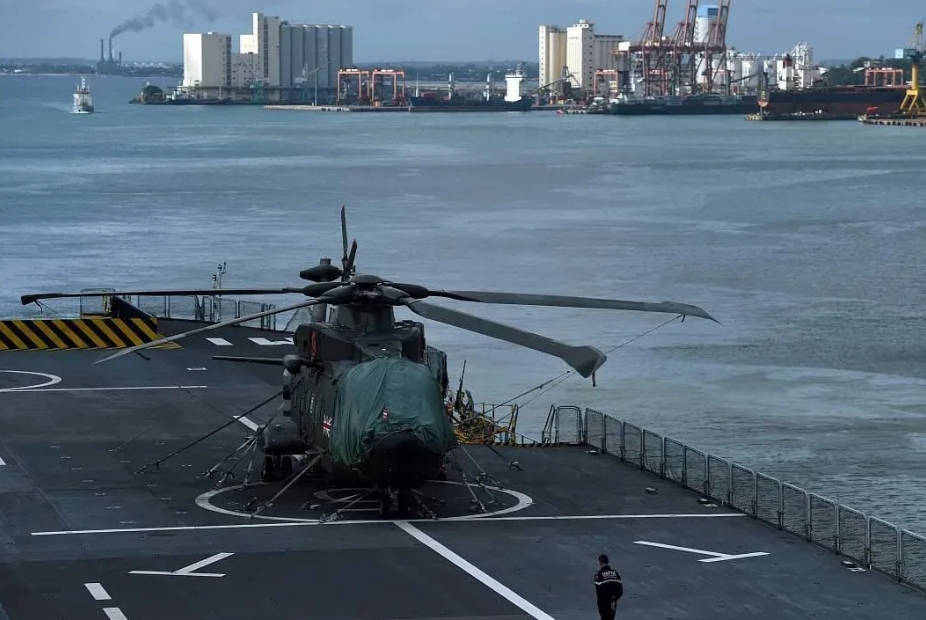 怎么看待小日国海上自卫队直升机坠机?
日本极右翼：这是中国人打下来的！中国：对没