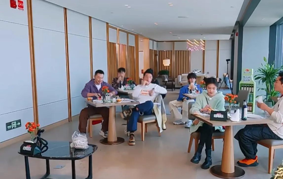 白鹿驾照十二年只开十次

                           