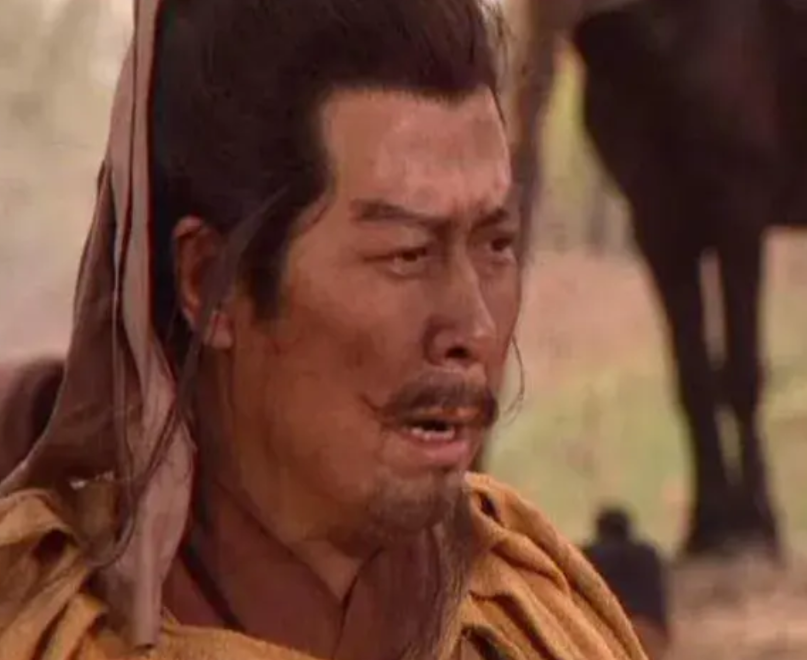熬不住了就看看刘备，就又精神百倍了！
五岁，指着大树说我当乘此华冠；
十五岁，前
