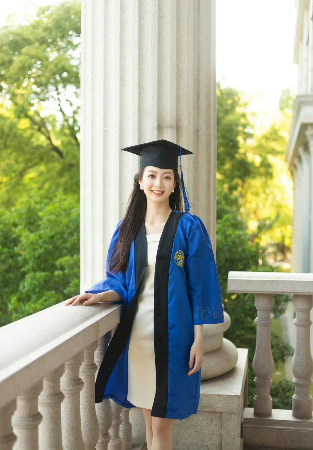 冯琳：领诵员出身，华丽蜕变，闪耀东方卫视