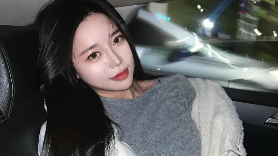 韩国顶级少妇！又白又嫩，气质优雅，极品身材真的是太绝了