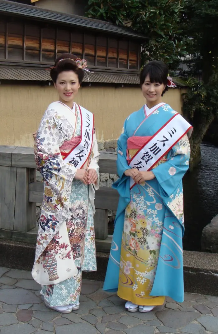 1995年：嫁到中国的日本女性有769个
2000年：嫁到中国的日本女性有878