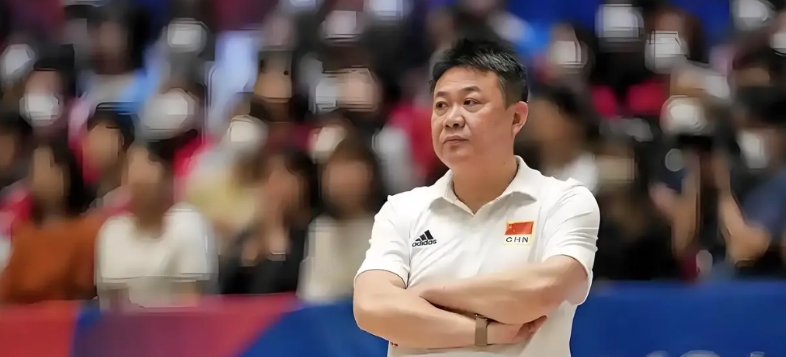 看了陈方指挥，我发现蔡指导 3 个不足了：

1、蔡指导老是坚持光速打法，这明显