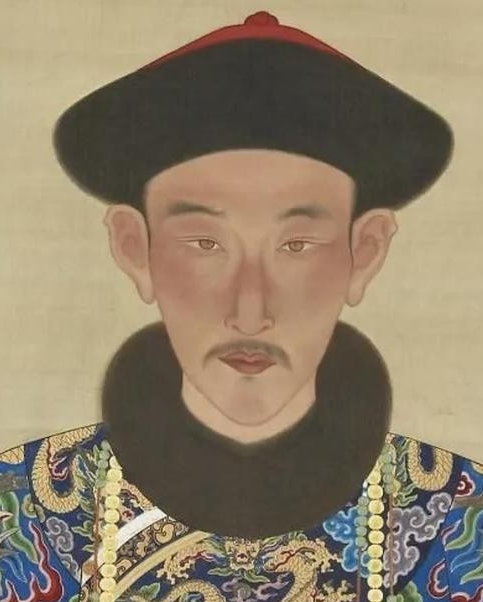 雍正的两个铁杆兄弟
十三阿哥胤祥，直接从没有爵位成为了和硕怡亲王，铁帽子王爷。