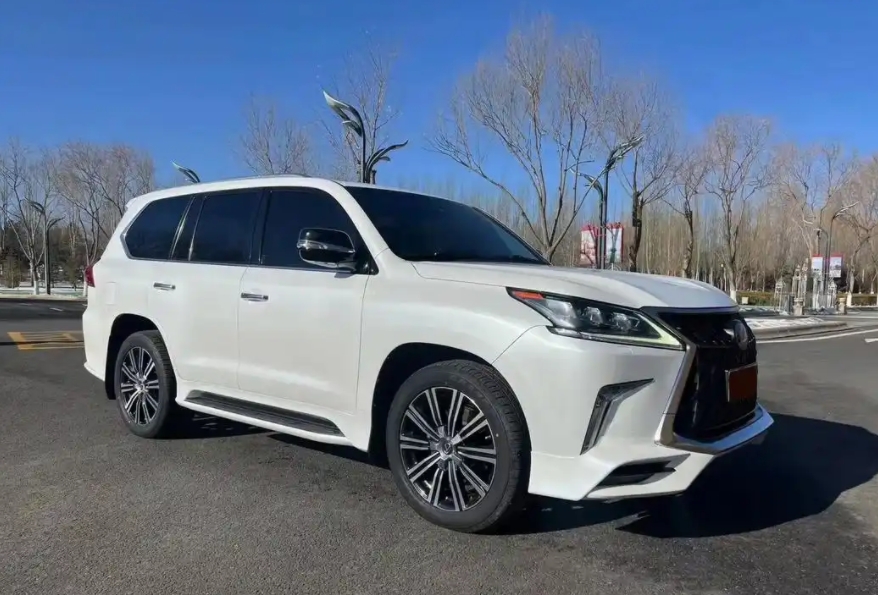 
雷克萨斯lx570是世界上最完美的大排量硬派越野车，但现在最大的问题就是，只能