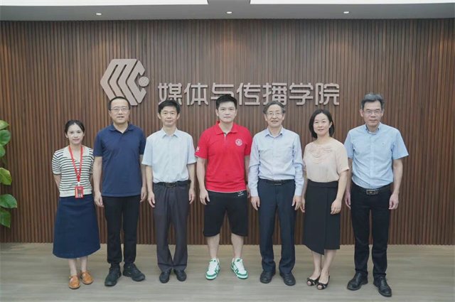 随着巴黎奥运会开幕式越来越近，网上关于本届奥运会的各种场外细节不断爆料。
樊振东