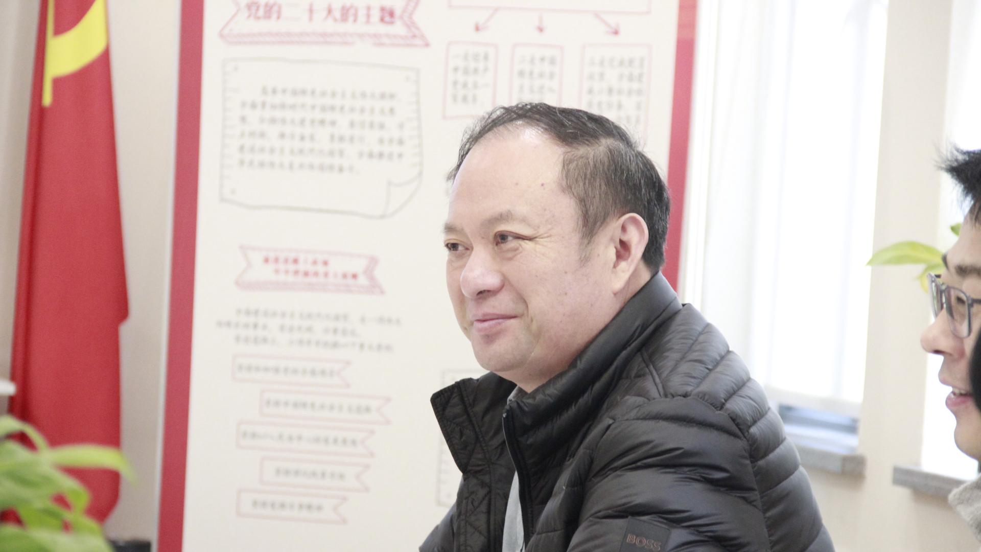 寒冬送暖，情满社区——蒙盛物流与长宁区领导共赴新泾七村慰问之旅