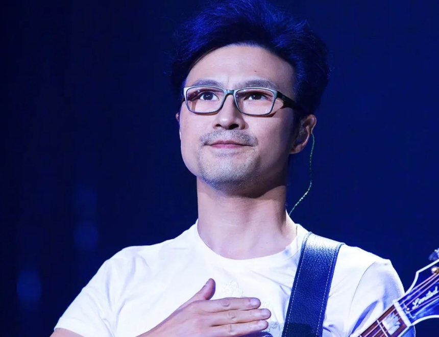 汪峰与森林北甜蜜约会：恋爱中的汪峰很深情