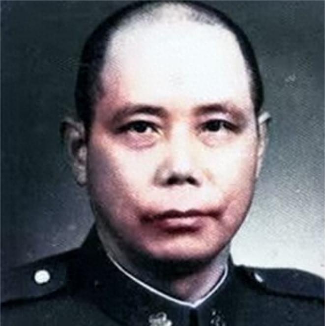 1945年9月，国民党74军空运南京后，军长施中诚即将调离，俞济时、王耀武向蒋介