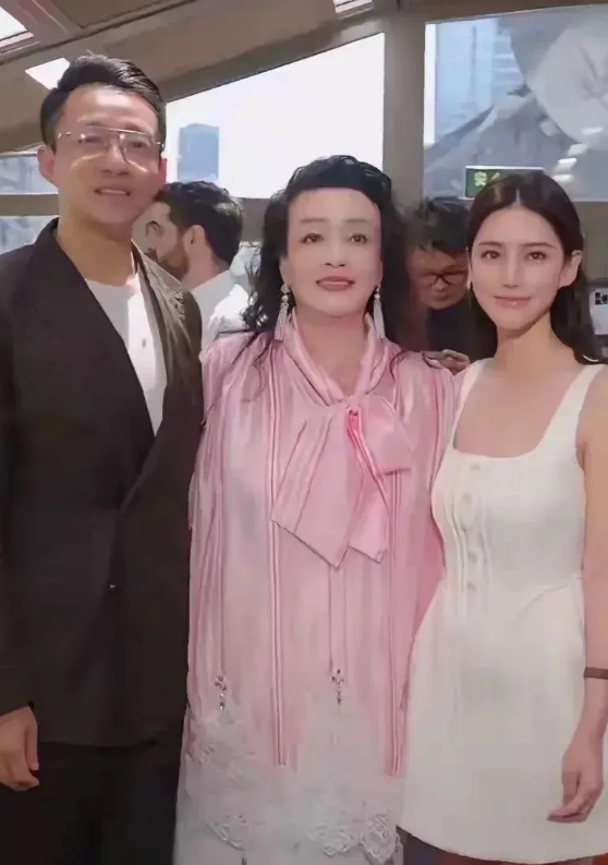 汪小菲就是话多，张兰也是如此，不要在媒体出现，不要应对媒体，最好什么都不要说，只
