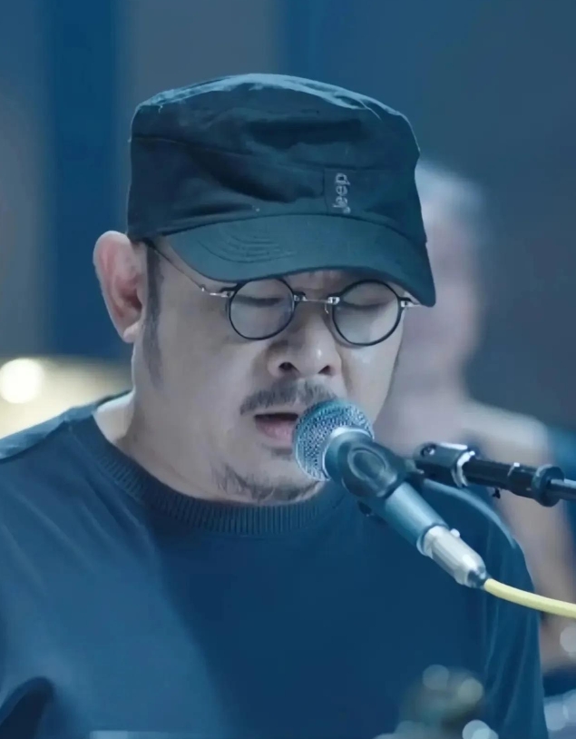 刀郎成都演唱会，几个没想到：

刀郎成都演唱会，这场音乐盛宴，让不少人感叹，刀郎