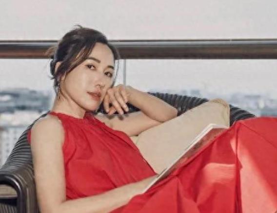 李施嬅不仅演技出众，还能流利切换多种语言，厉害了！
 
香港的好演员非常多，只是