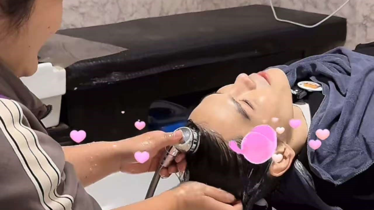 向佐找晓华剪头发