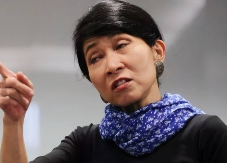 “我不是中国人！”2017年，香港立法会宣誓环节中，议员毛孟静当众拒绝唱国歌，可