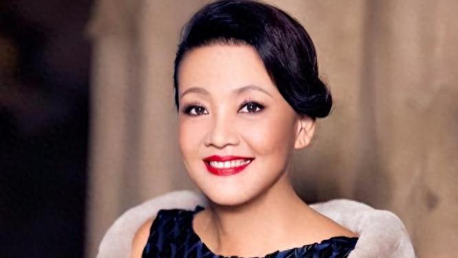 汪小菲母亲张兰：老公是她追的，创业的钱是她在加拿大当苦力挣的