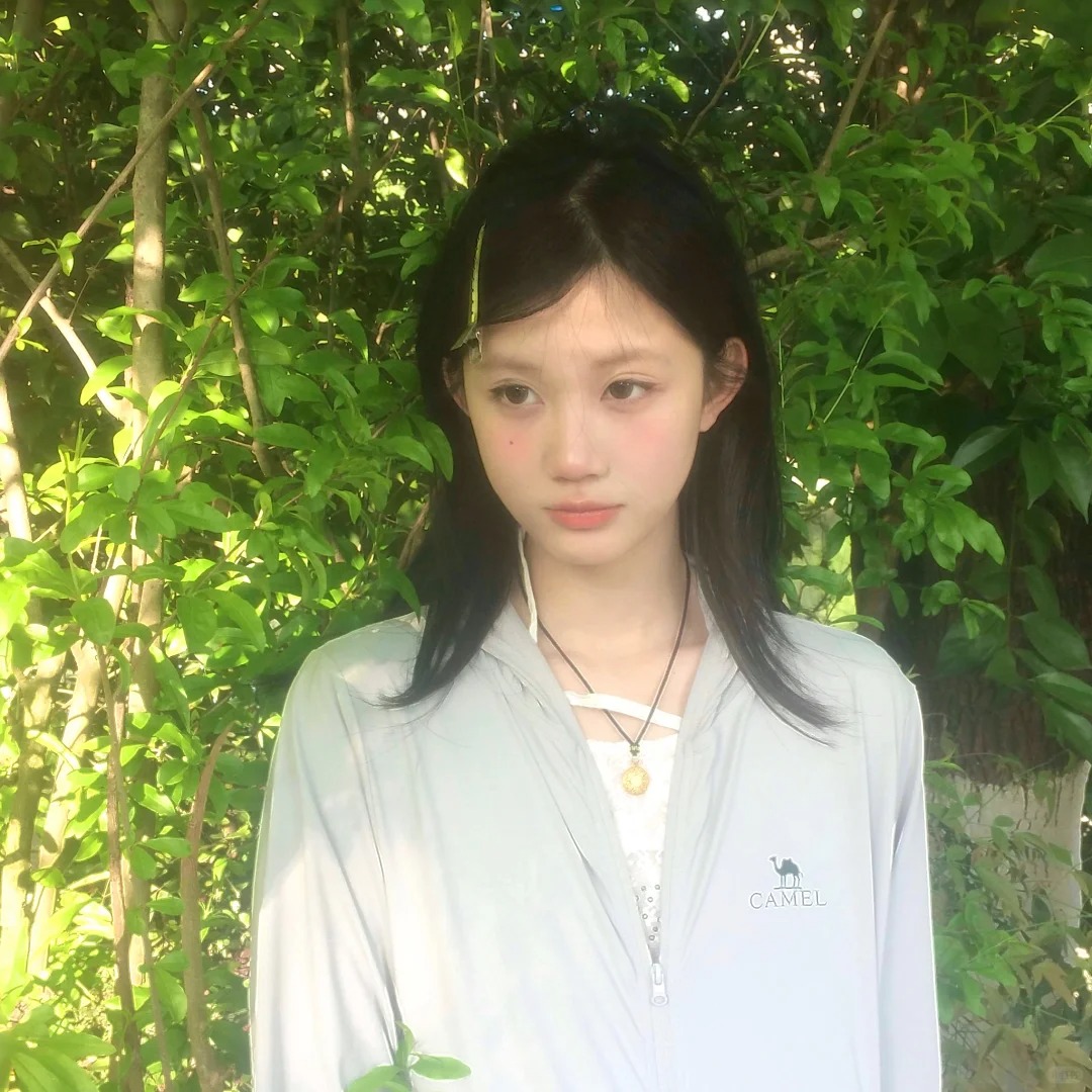 太阳好大 ☀️
在公园小小的野餐了一下