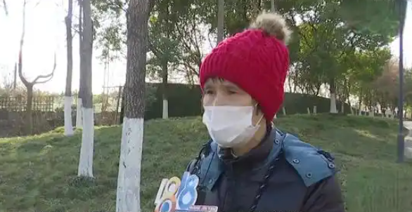  2023年，一大妈报名学车，可没想到，科目一就把她给难住了，她学不会，就要求退