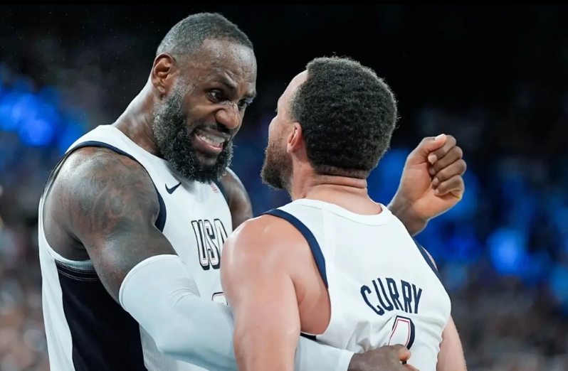 勇士大手笔啊

据记者JakeLFischer报道，勇士队已向湖人询问詹姆斯是否