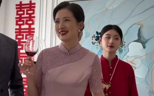 丈母娘封建迷信，眼看着她把家里搞得鸡飞狗跳，我提了离婚