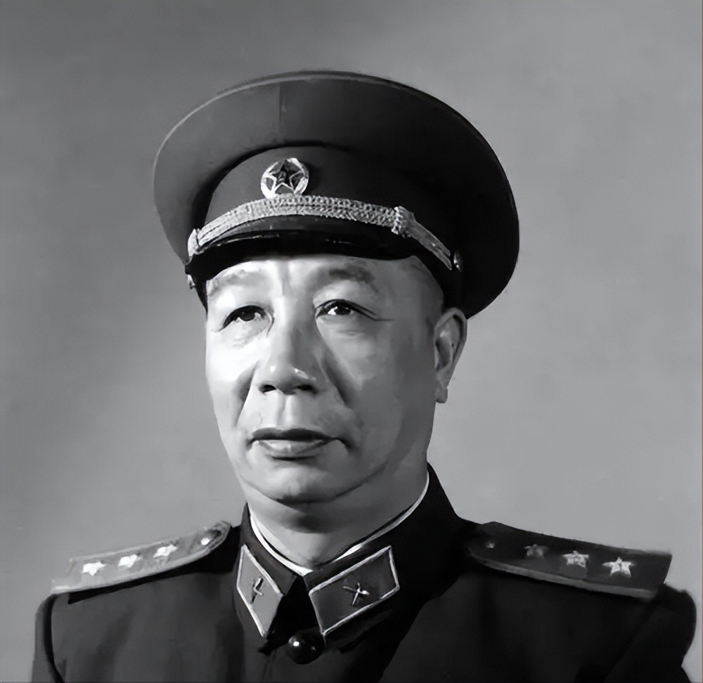 陈士榘拒任总参谋长，杨成武接任显神威