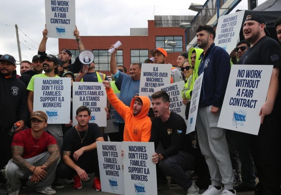 有此等豪杰相助，何愁美国再工业化不完犊子？
 
美国有三亿人口，有完善的基建，充