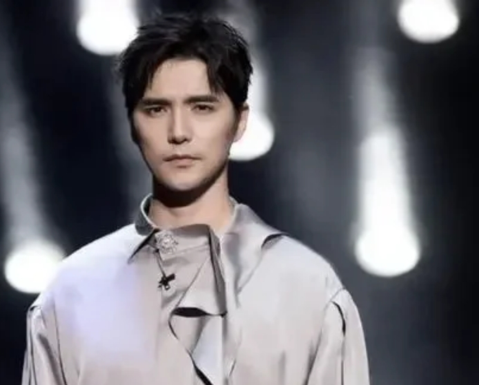 3岁没有父母，于知道阿云嘎为啥爱鲁豫