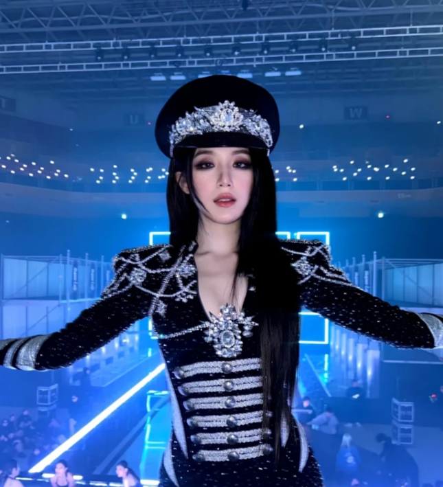 叶舒华性感撩人