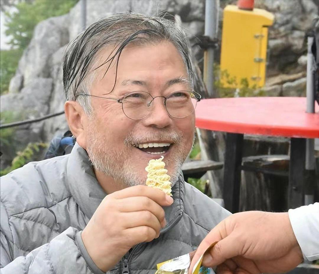 文在寅：韩国总统的传奇人生与归隐之路