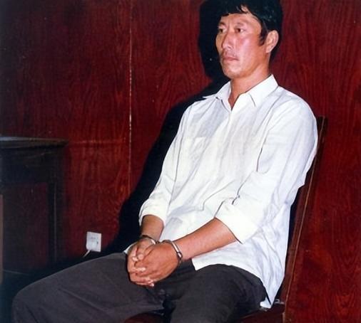 白宝山情人谢宗芬2005年4月26日被提前释放。在走出监狱大门时，狱警曾问过她，