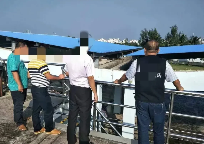 一男子应村委会之约回家创业，村委会为了表示诚意将旧厂房低价租给他。男子在厂区内新