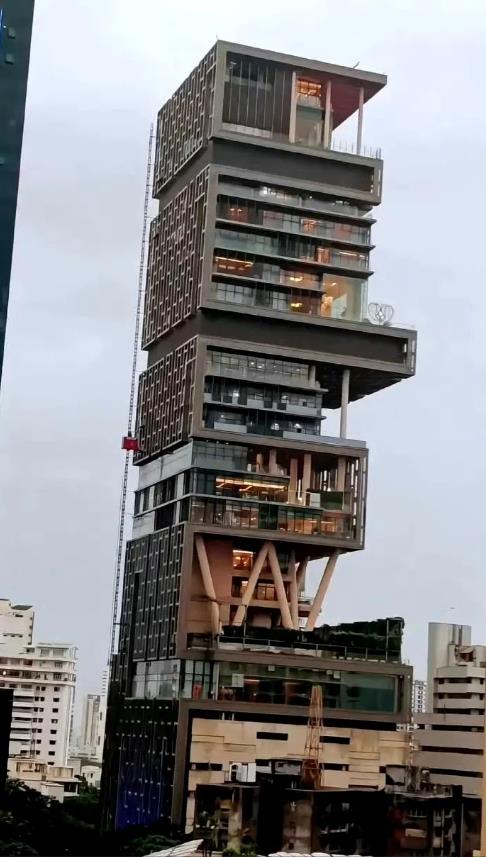 网友：这楼你敢住吗？