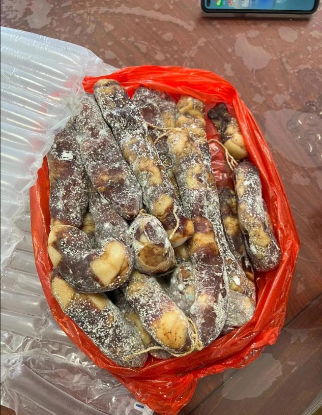陕西老家寄来的腊肠，放了几天就起白点子，问还能不能吃？