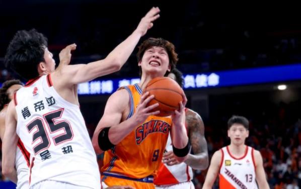 上海男篮已经16连胜！下一轮客场打辽宁，能否继续连胜！而本轮辽宁输给了青岛！但从