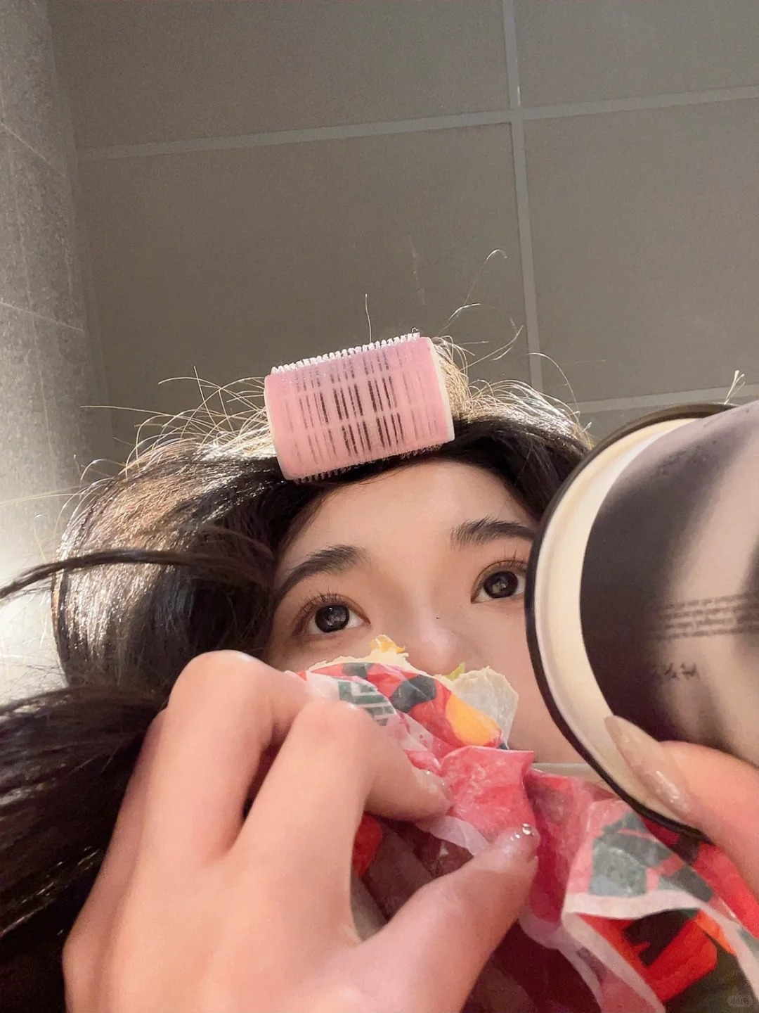 成都找工作找到崩溃
在麦当劳坐了一下午了来了一个星期，就面了两个…感觉已经濒临崩