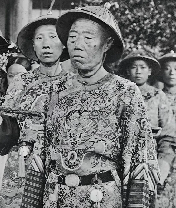 历史上的十大太监，你知道几个？

1、秦朝——赵高，指鹿为马。

2、东汉——蔡